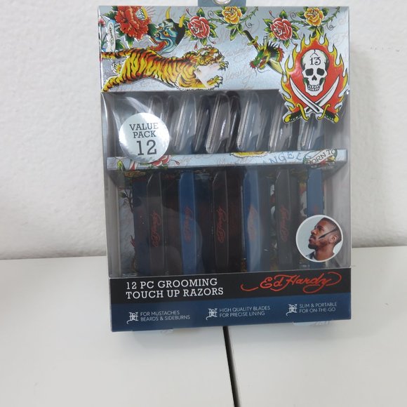 (#B-1) Ed Hardy 12 pc Grooming touch up razors - Picture 2 of 4